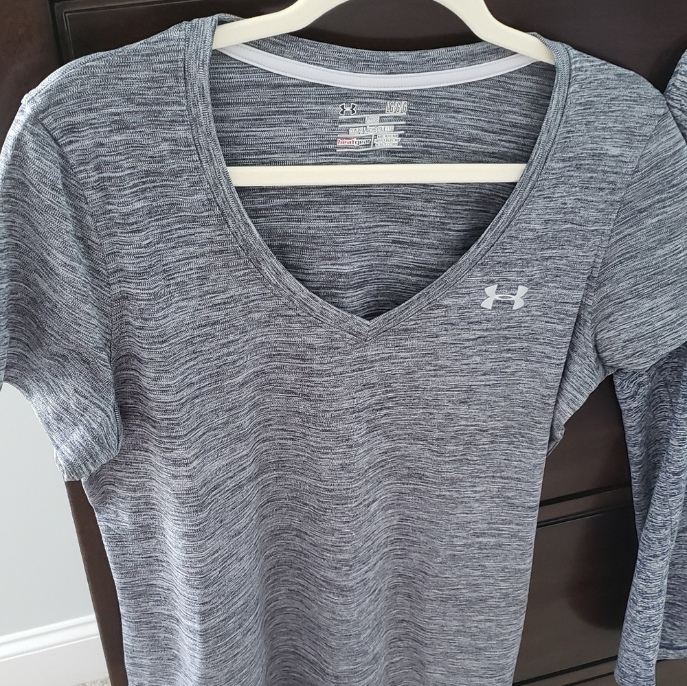 UA heat gear t-shirt